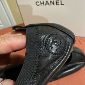CHANEL flats